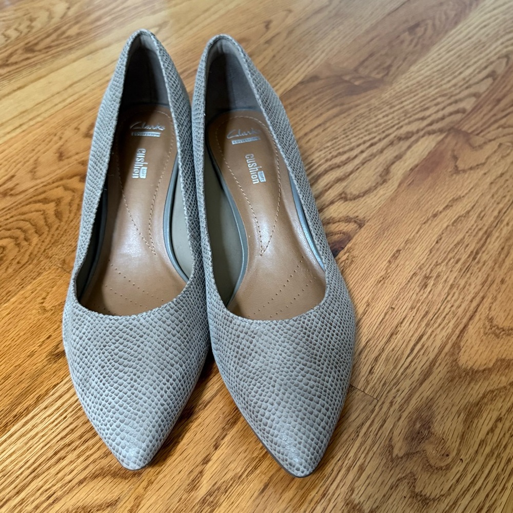 Clarks Textured Beige Heels